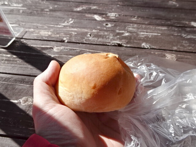 昼食のチーズパン
