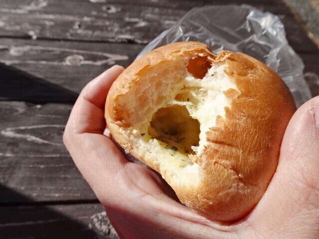 チーズパンの中身