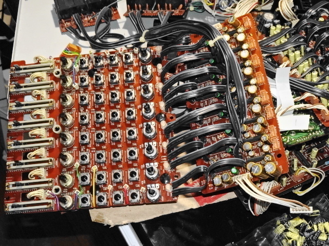 コンデンサ交換の終わった基板