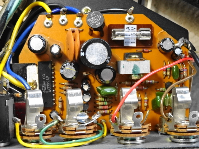 BOSS MA-5マイクロモニター(その2): ナンチャッテ技術者の BOSS MA-5マイクロモニター(その2): ナンチャッテ技術者の