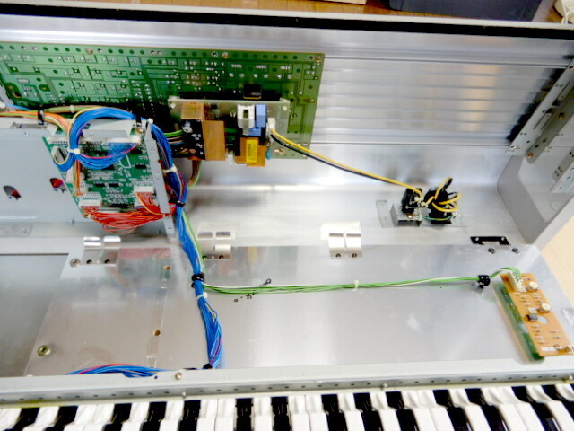 KORG TRITONのオーバーホール: ナンチャッテ技術者の凸凹日記