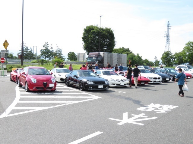 梓川SAに集まった参加車両